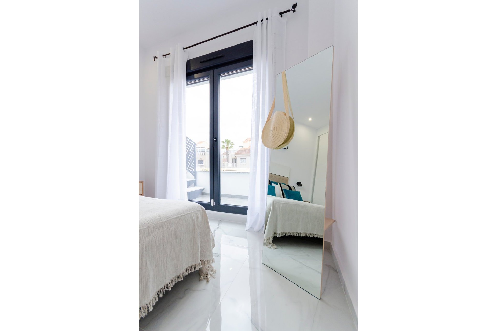 Obra nueva - Casa - Torrevieja