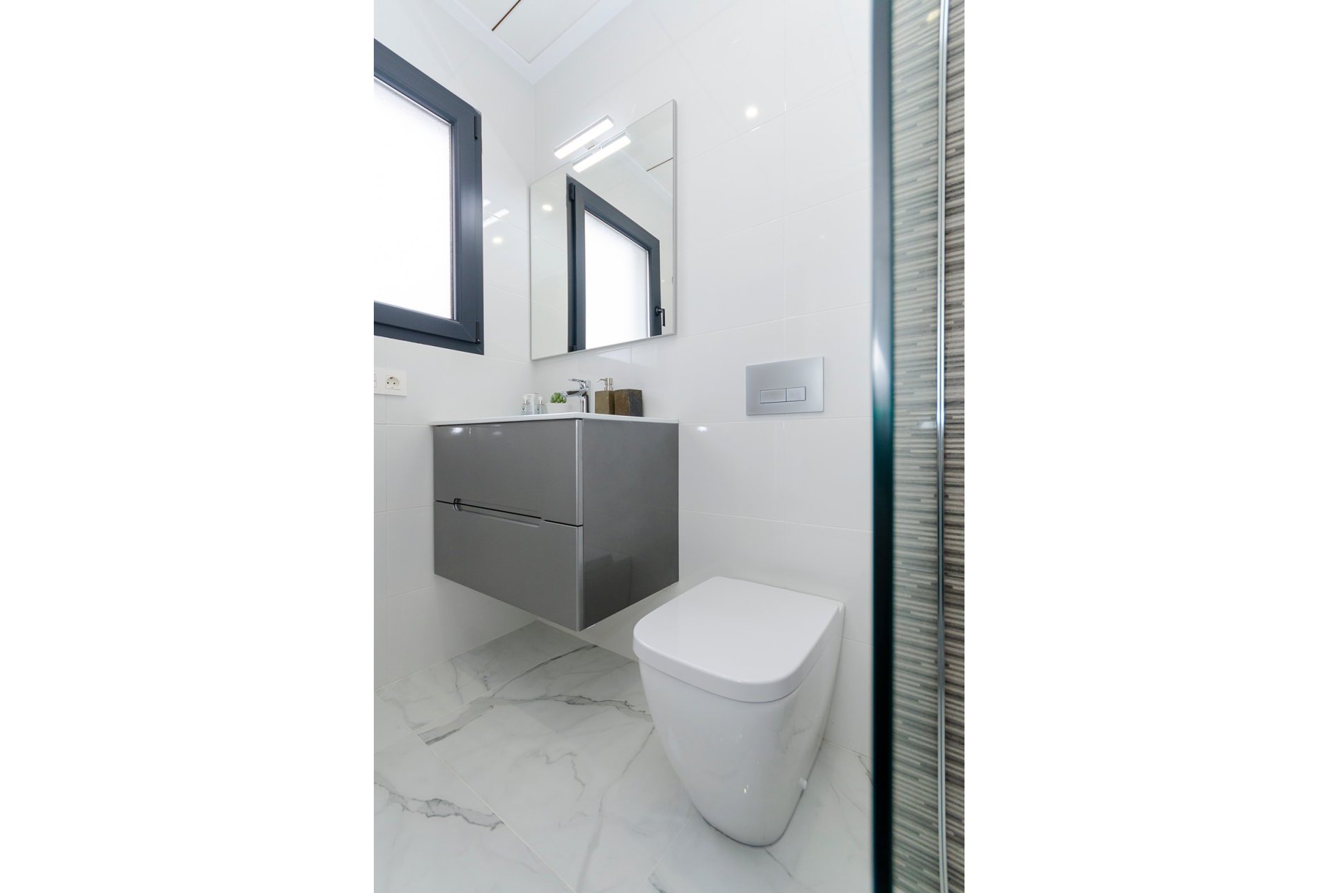 Obra nueva - Casa - Torrevieja