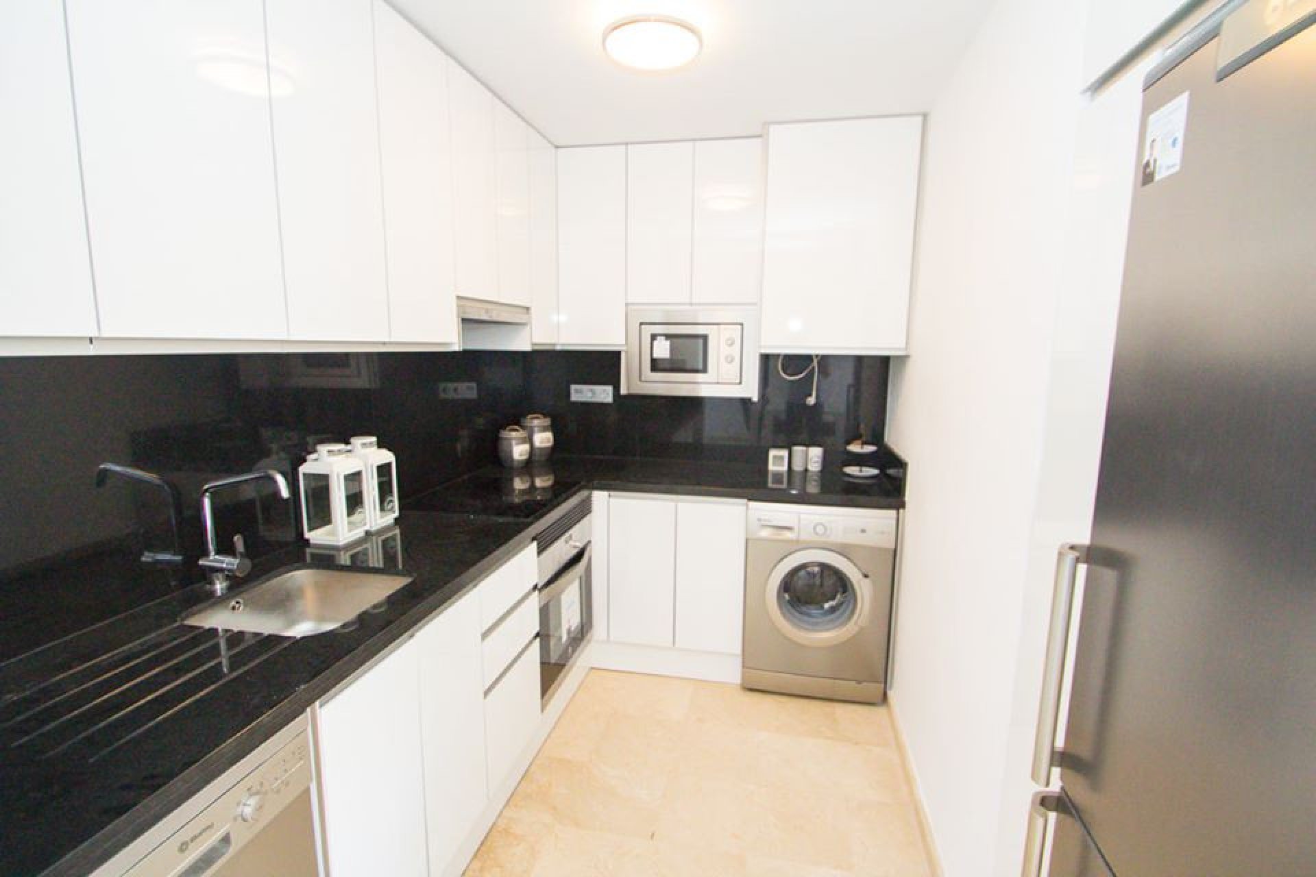 Resale - Apartment / flat - Villamartin