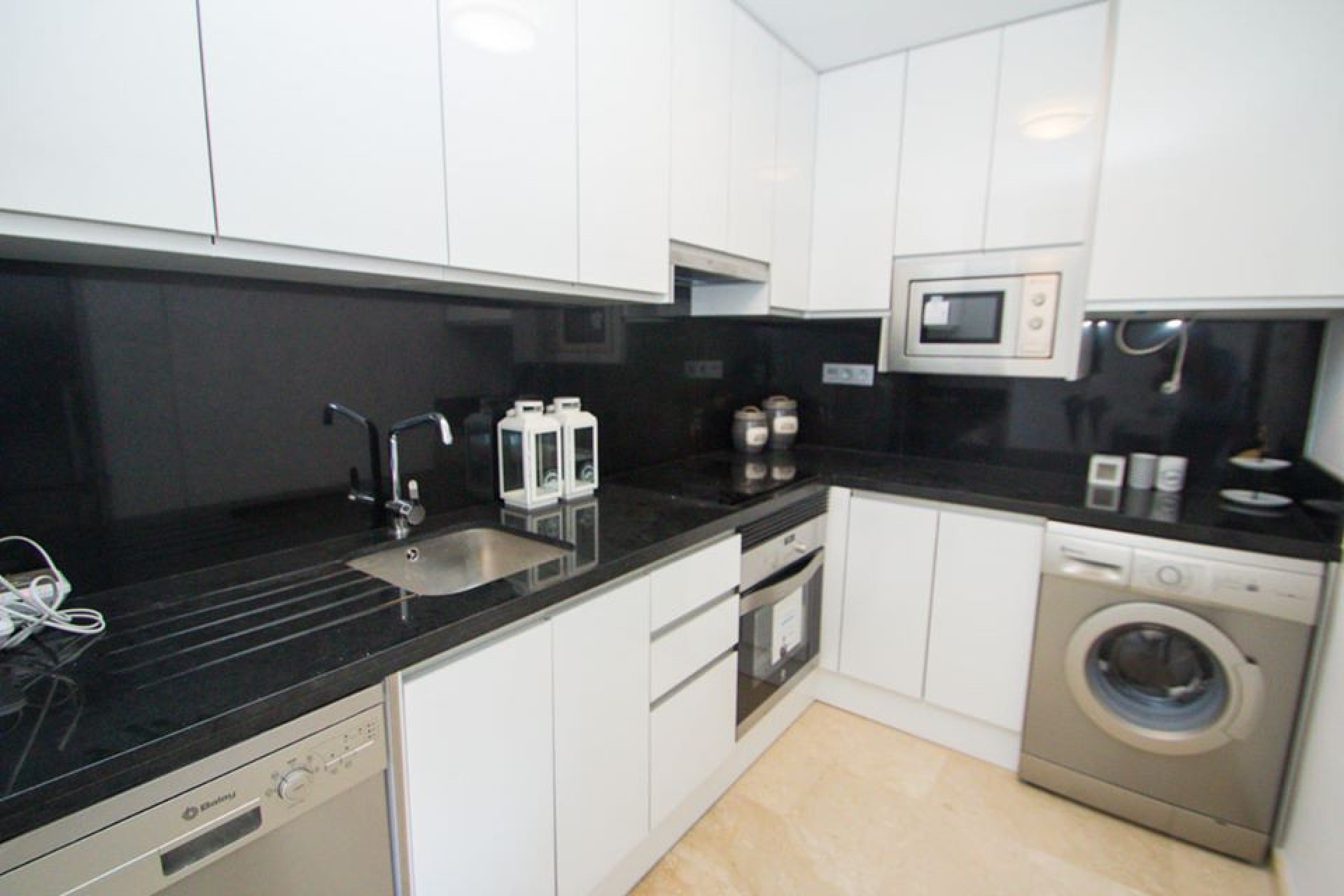 Resale - Apartment / flat - Villamartin