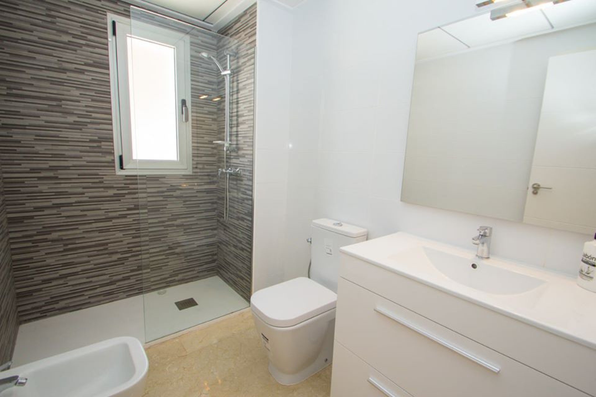 Resale - Apartment / flat - Villamartin