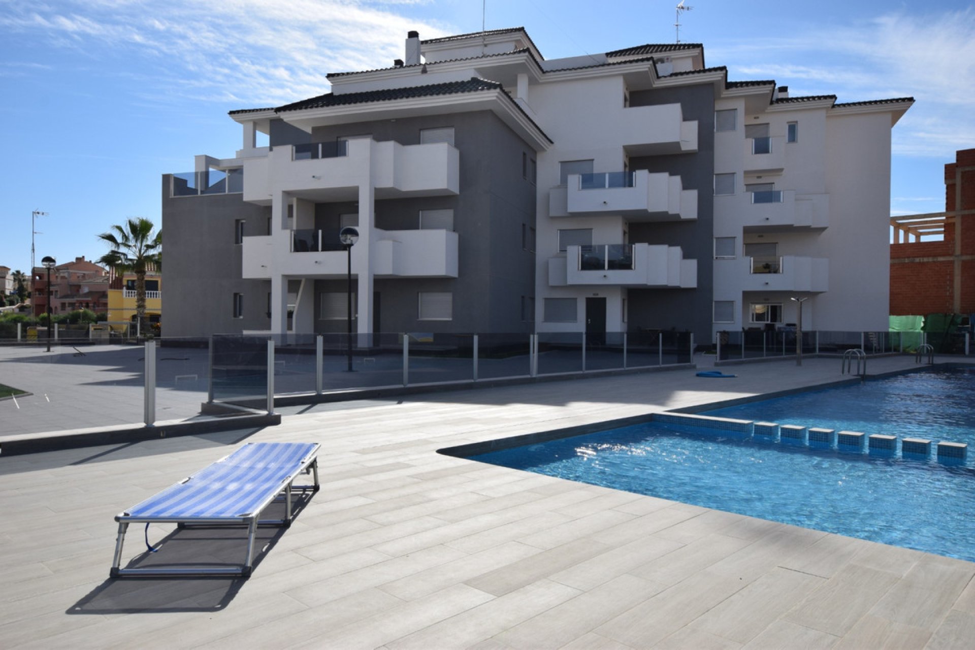 Resale - Apartment / flat - Villamartin