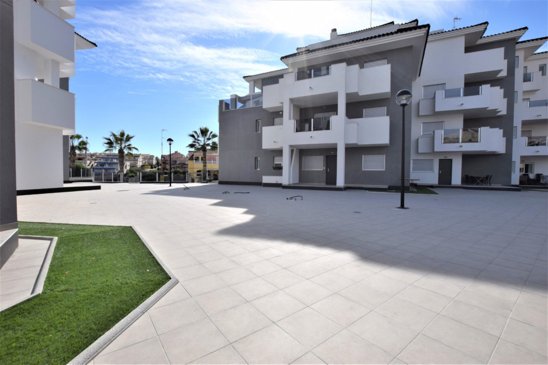 Resale - Apartment / flat - Villamartin