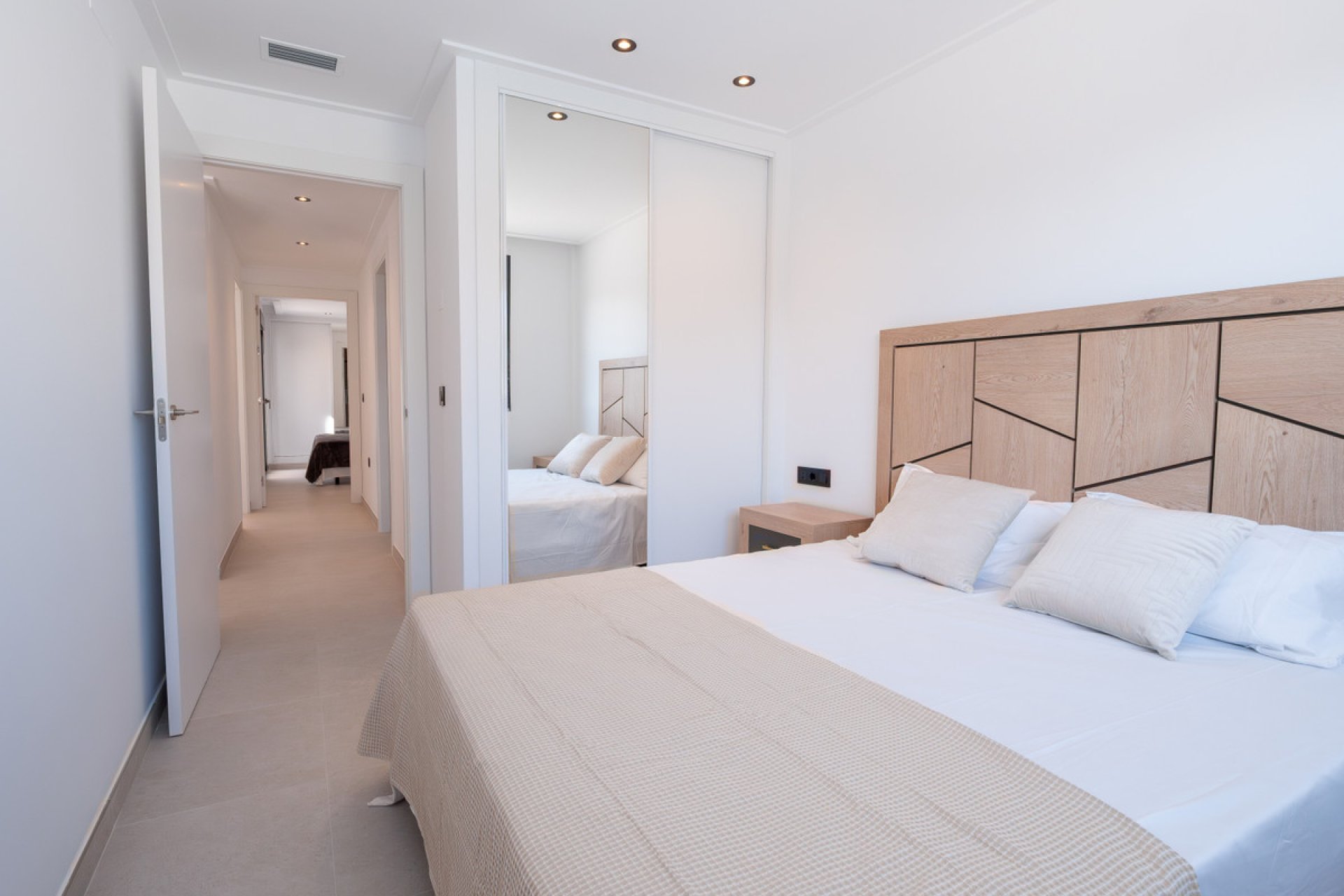 Resale - House - La Marina