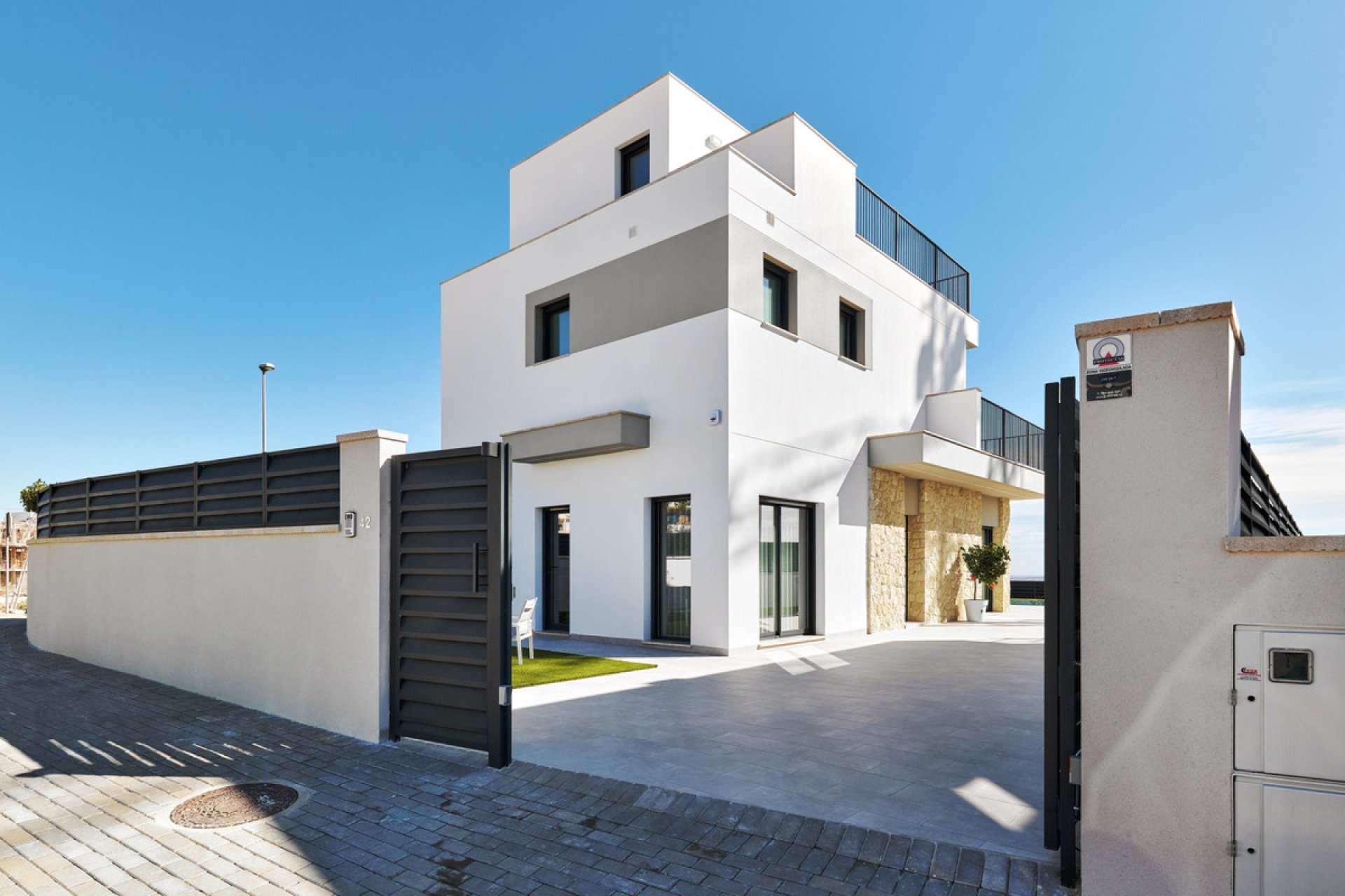 Resale - House - San Miguel de Salinas