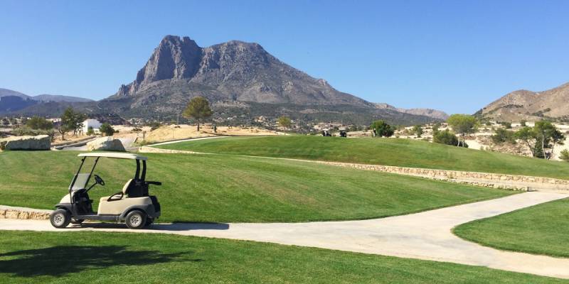 Descubre el Golf Puig Campana en Finestrat: Un Destino de Ensueño para los Amantes del Golf