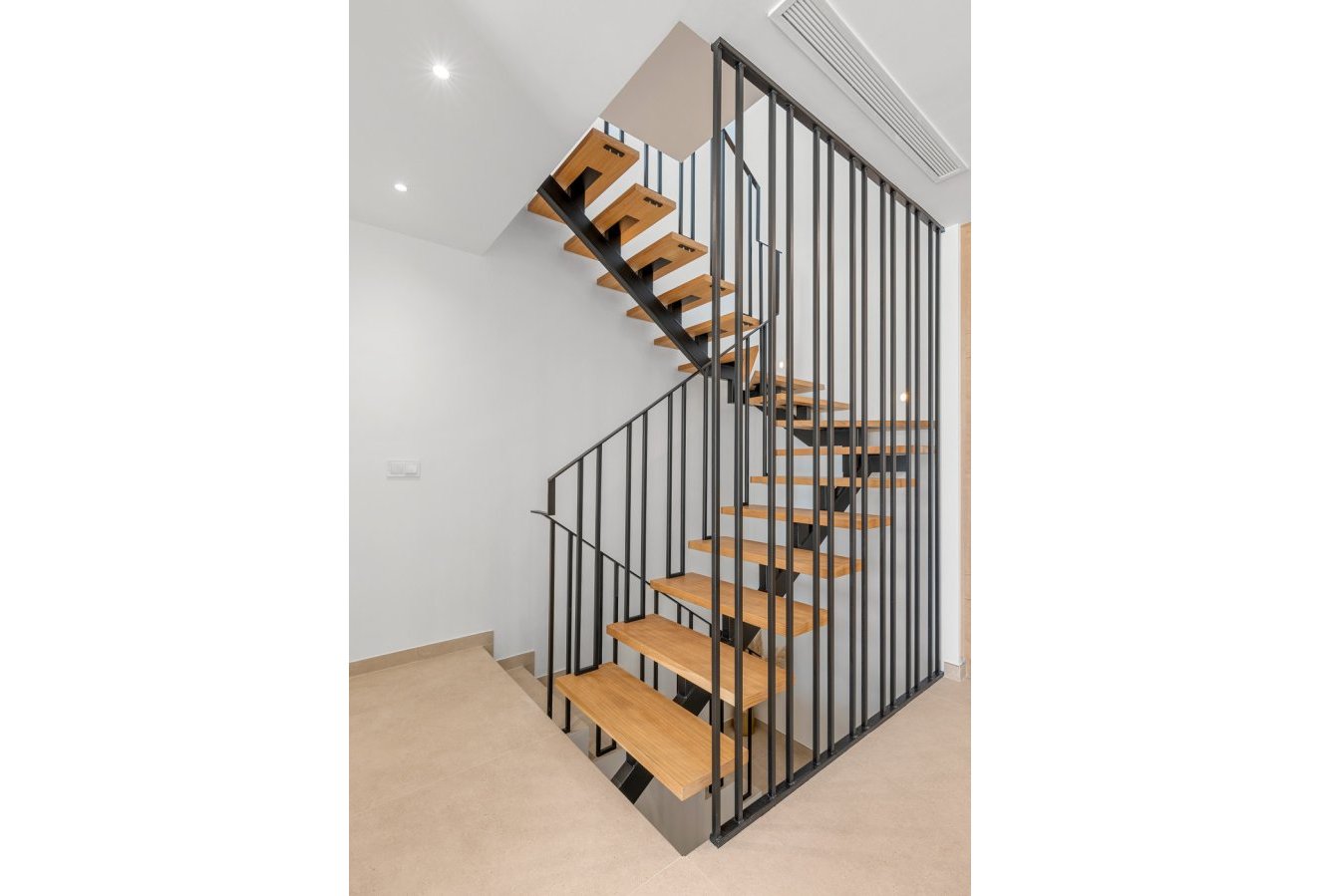 Resale - House - Dolores