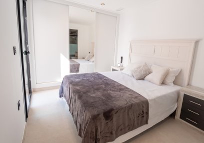 Resale - House - La Marina