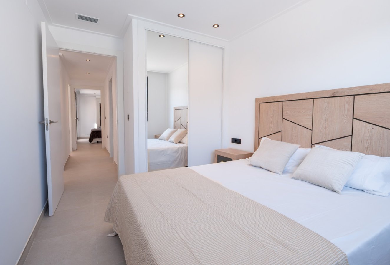 Resale - House - La Marina