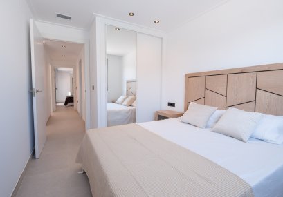 Resale - House - La Marina