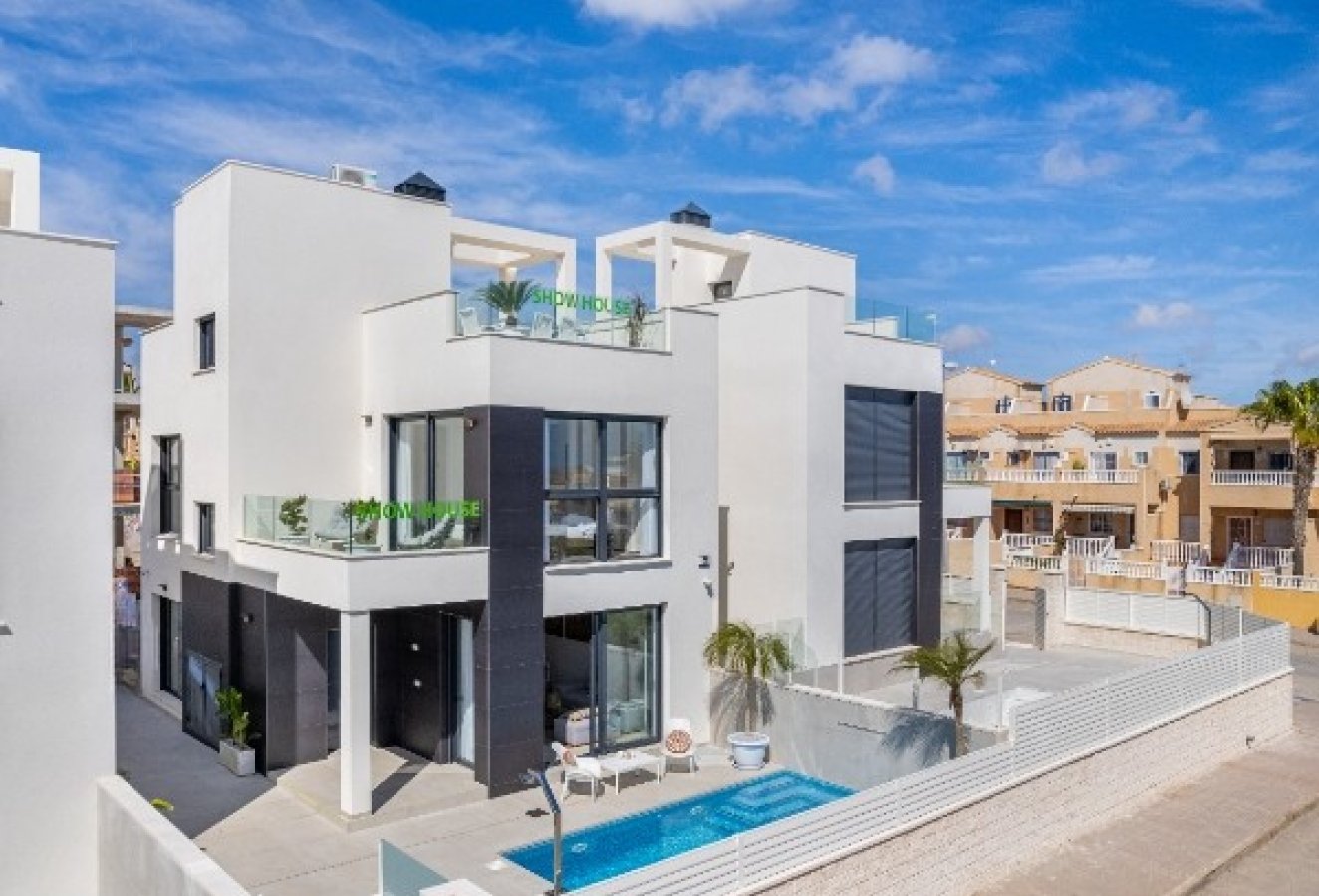 Resale - Villa - Orihuela Costa - Punta Prima